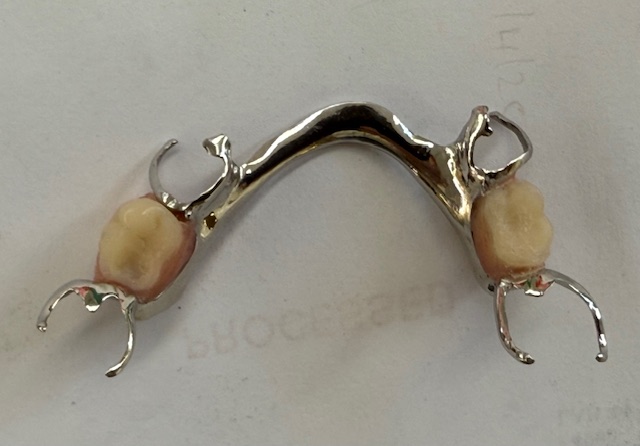 C/C 2 TOOTH DENTURE